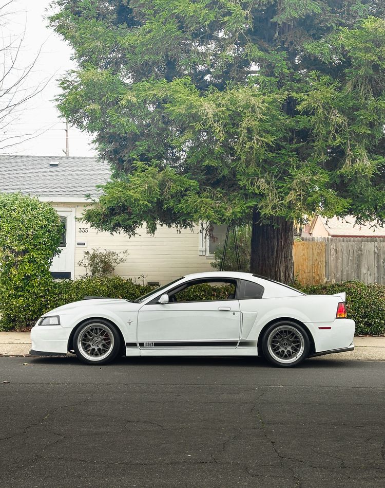 2003 Ford Mustang Mach 1